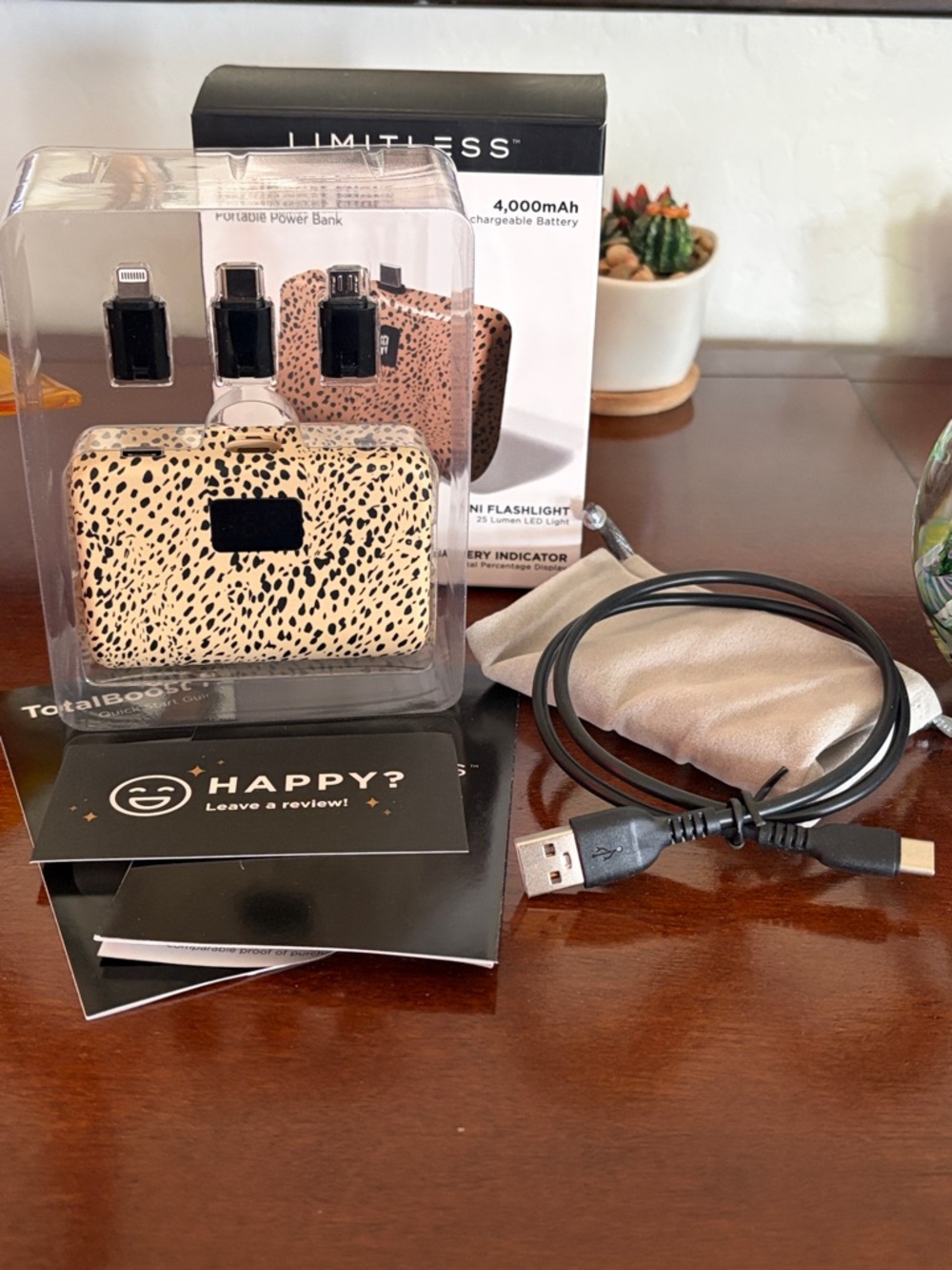 Limitless TotalBoost Mini 4,000mAh Universal Power Bank ~ Leopard Print - Picture 3 of 3